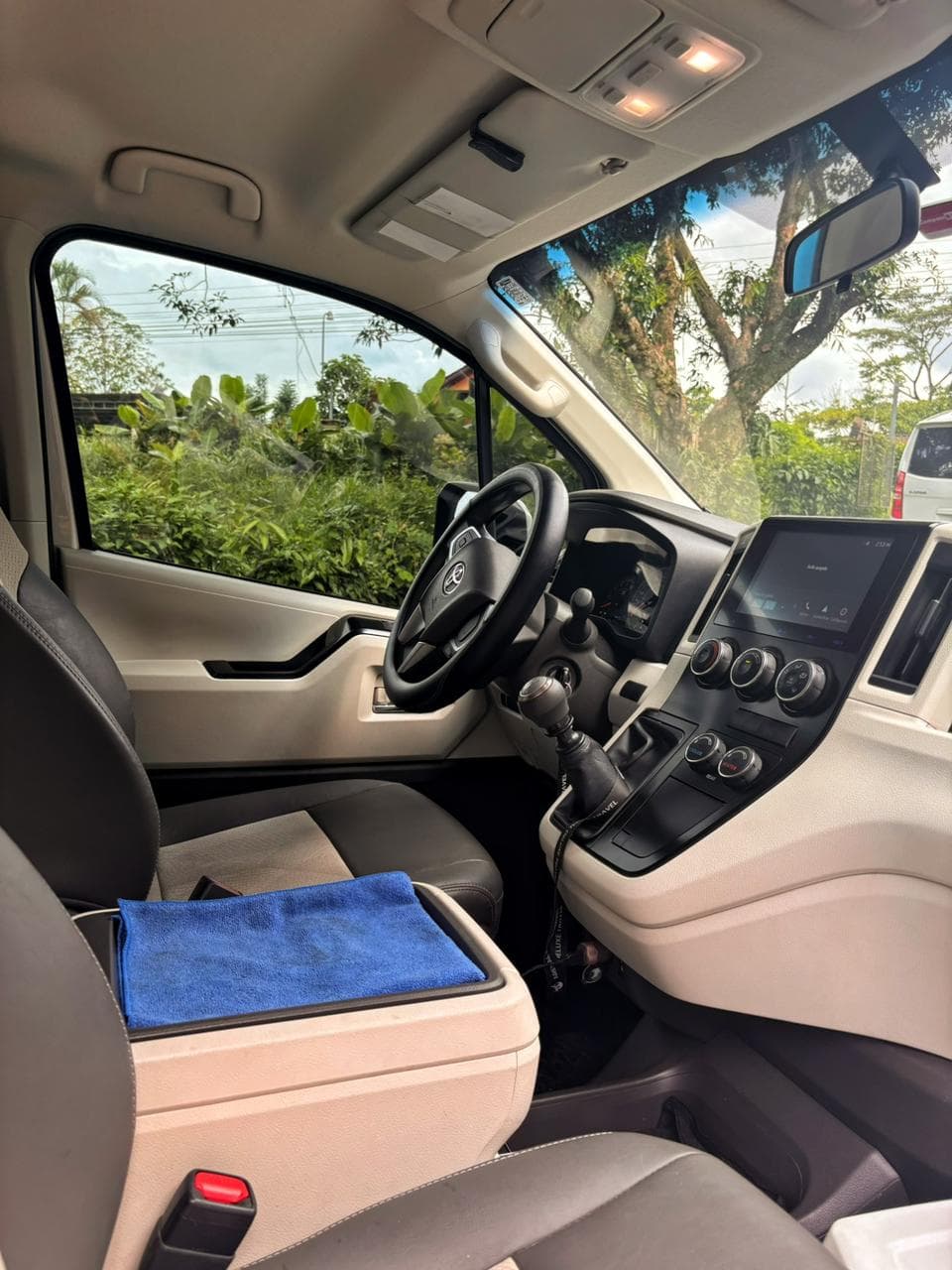 Toyota Hiace 2025